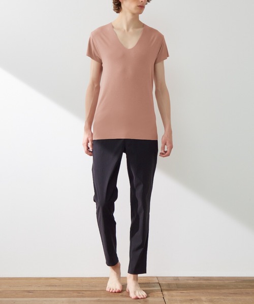 GUNZE(グンゼ)の「ADVANCE LABEL/アドバンスレーベル 半袖Uネック CUT OFF 持続消臭(インナーウェア/肌着・メンズ・ネイビー/ナチュラル/ライトブラウン/カーキ/スモークピンク/ブラック/ライトグレー/ベージュ系その他/ホワイト/ブラウン・SMALL/MEDIUM/LARGE)」の21枚目の写真