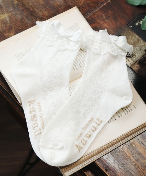 axes femme kawaii(アクシーズファムカワイイ)の「透かしレースアップ柄ソックス(ソックス/靴下・レディース・ワイン/ブラック/ホワイト/ベージュ・FREE)」の2枚目の写真