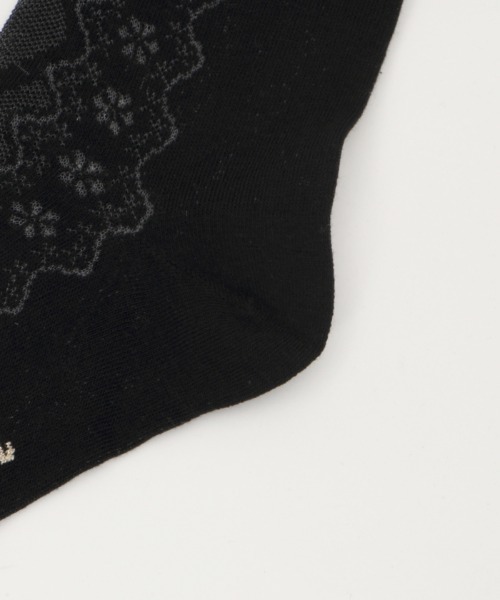 axes femme kawaii(アクシーズファムカワイイ)の「透かしレースアップ柄ソックス(ソックス/靴下・レディース・ワイン/ブラック/ホワイト/ベージュ・FREE)」の14枚目の写真