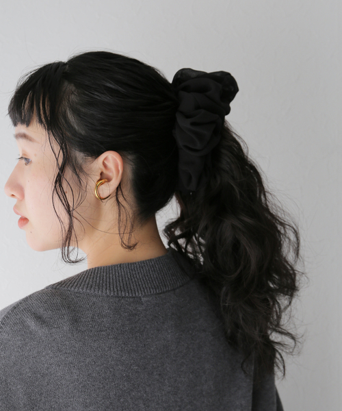Alo yoga アロヨガ BEAD IT OVERSIZED シュシュ ヘアゴム ヘア