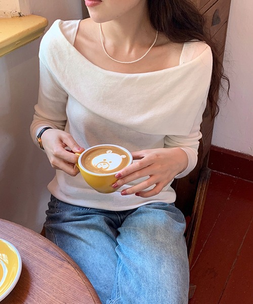 aimoha(アイモハ)の「オフショルダー風タイトニットトップス(ニット/セーター・レディース・ブラック/ホワイト/ライトパープル・FREE)」の5枚目の写真