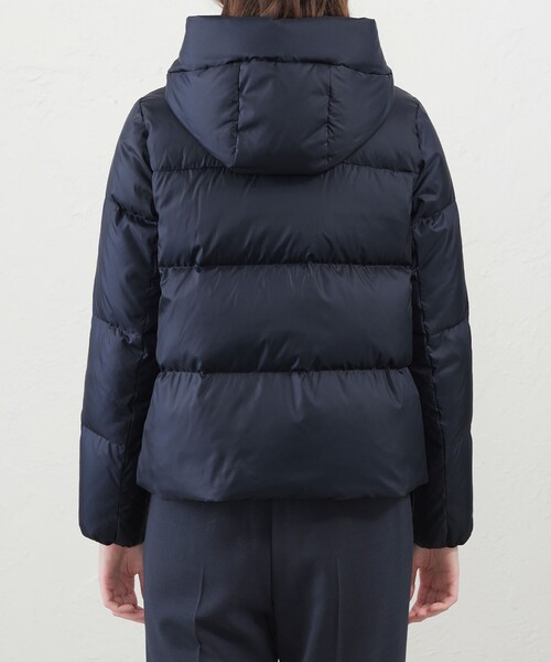 MACKINTOSH PHILOSOPHY（ﾏｯｷﾝﾄｯｼｭ ﾌｨﾛｿﾌｨｰ）の「【WEB限定&一部店舗限定】フーデッドショートダウン（トレンチコート・レディース・ブラック/ダークネイビー・38/36）」の13枚目の写真