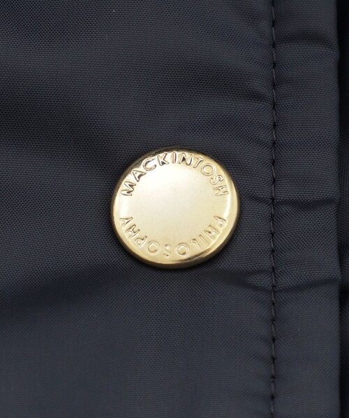 MACKINTOSH PHILOSOPHY（ﾏｯｷﾝﾄｯｼｭ ﾌｨﾛｿﾌｨｰ）の「【WEB限定&一部店舗限定】フーデッドショートダウン（トレンチコート・レディース・ブラック/ダークネイビー・38/36）」の5枚目の写真