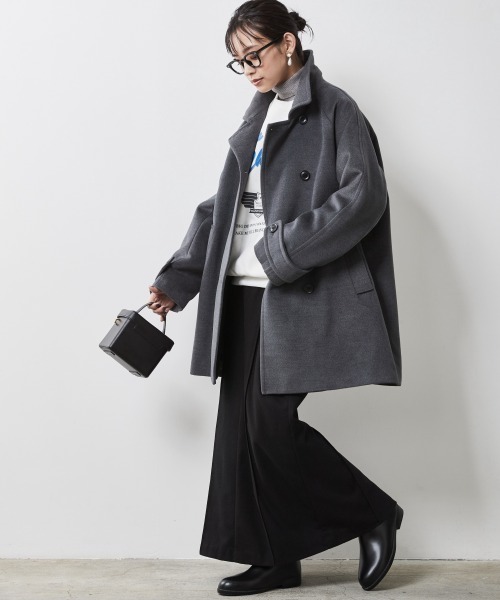 CHIC STYLE(シックスタイル)の「<大きいサイズ>ロゴプリント裏起毛トレーナー シックスタイル(スウェット・レディース・オフホワイト/ブラウン・L/LL/3L/4L/5L)」の11枚目の写真