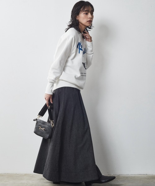 CHIC STYLE(シックスタイル)の「<大きいサイズ>ロゴプリント裏起毛トレーナー シックスタイル(スウェット・レディース・オフホワイト/ブラウン・L/LL/3L/4L/5L)」の7枚目の写真