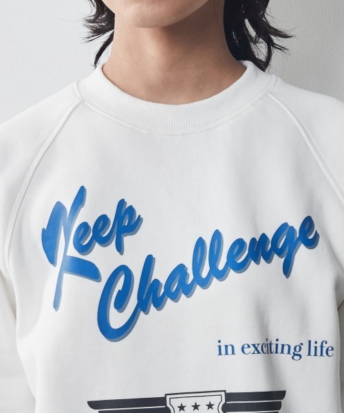 CHIC STYLE(シックスタイル)の「<大きいサイズ>ロゴプリント裏起毛トレーナー シックスタイル(スウェット・レディース・オフホワイト/ブラウン・L/LL/3L/4L/5L)」の15枚目の写真