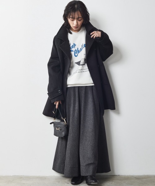 CHIC STYLE(シックスタイル)の「<大きいサイズ>ロゴプリント裏起毛トレーナー シックスタイル(スウェット・レディース・オフホワイト/ブラウン・L/LL/3L/4L/5L)」の9枚目の写真