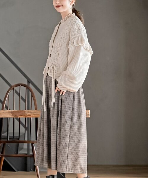 rps（アールピーエス）の「サイドレースアップケーブルフリルニット