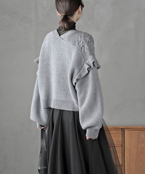 rps（アールピーエス）の「サイドレースアップケーブルフリルニットカーディガン（カーディガン/ボレロ・レディース・ピンク/グレイッシュベージュ/アイボリー/杢グレー/ボルドー・フリー）」の20枚目の写真