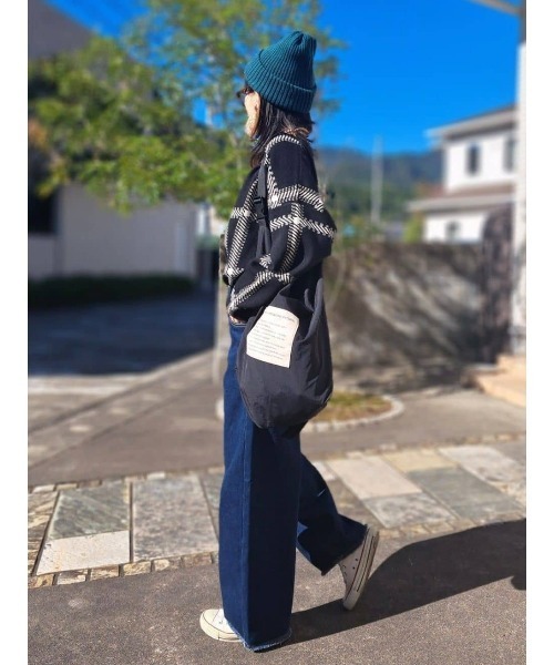 HONEYSUCKLE ROSE（ハニーサックルローズ）の「HONEYSUCKLE ROSE(ハニーサックルローズ)マシュマロタッチクルーニット（ニット/セーター・レディース・ホワイト×ブラック・M/L）」の3枚目の写真