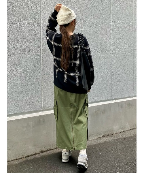 HONEYSUCKLE ROSE（ハニーサックルローズ）の「HONEYSUCKLE ROSE(ハニーサックルローズ)マシュマロタッチクルーニット（ニット/セーター・レディース・ホワイト×ブラック・M/L）」の21枚目の写真