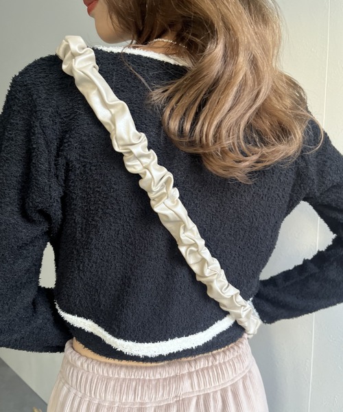 LAC-VERT（ラック・ヴェール）の「フェイクレザーPUギャザースマホストラップ（スマホグッズ・レディース・シルバー/ブラック/アイボリー/ゴールド・FREE）」の16枚目の写真