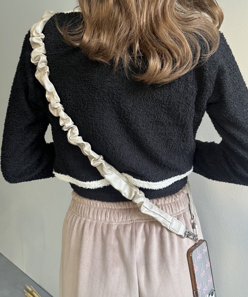 LAC-VERT（ラック・ヴェール）の「フェイクレザーPUギャザースマホストラップ（スマホグッズ・レディース・シルバー/ブラック/アイボリー/ゴールド・FREE）」の19枚目の写真