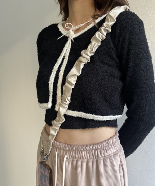 LAC-VERT（ラック・ヴェール）の「フェイクレザーPUギャザースマホストラップ（スマホグッズ・レディース・シルバー/ブラック/アイボリー/ゴールド・FREE）」の13枚目の写真