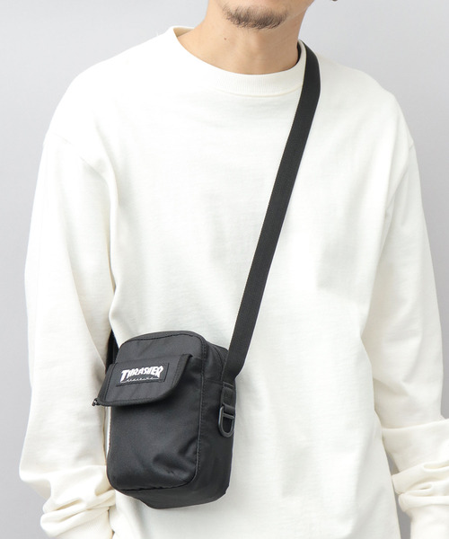 THRASHER（スラッシャー）の「撥水加工 縦型 ミニショルダーポーチ BENCHMARKシリーズ（ショルダーバッグ・メンズ・ブラック・FREE）」の8枚目の写真
