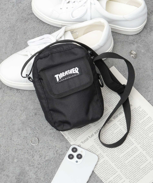 THRASHER（スラッシャー）の「撥水加工 縦型 ミニショルダーポーチ BENCHMARKシリーズ（ショルダーバッグ・メンズ・ブラック・FREE）」の10枚目の写真