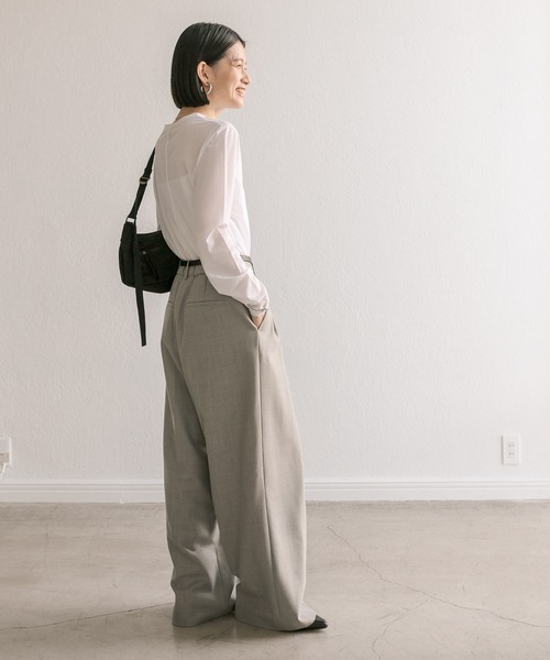 RIVE DROITE(リヴドロワ)の「セミシアーロンT(Tシャツ/カットソー・レディース・ベージュ/ブラック/ホワイト・FREE)」の6枚目の写真