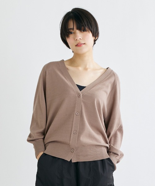 INED CLARO（イネドクラロ）の「【AIが導いた春ニット】ヴィスコースエステルニットカーディガン（カーディガン/ボレロ・レディース・サックスブルー/ブラウン/グレー/オフホワイト/ベージュ・フリー）」の4枚目の写真