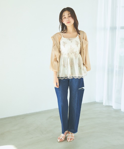 mysty woman(ミスティウーマン)の「フローラル刺繍チュニック 109769(その他トップス・レディース・モカ/ブルー系その他/アイボリー・FREE)」の4枚目の写真