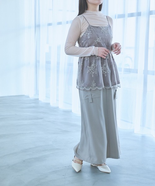 mysty woman(ミスティウーマン)の「フローラル刺繍チュニック 109769(その他トップス・レディース・モカ/ブルー系その他/アイボリー・FREE)」の5枚目の写真