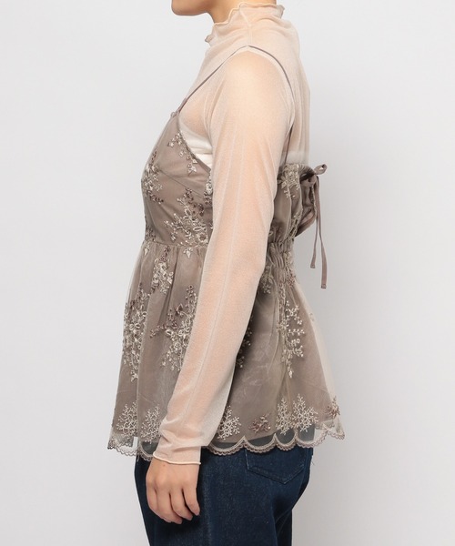 mysty woman(ミスティウーマン)の「フローラル刺繍チュニック 109769(その他トップス・レディース・モカ/ブルー系その他/アイボリー・FREE)」の8枚目の写真