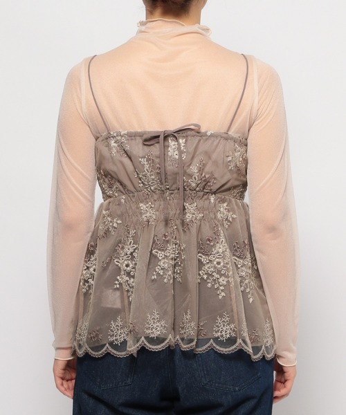 mysty woman(ミスティウーマン)の「フローラル刺繍チュニック 109769(その他トップス・レディース・モカ/ブルー系その他/アイボリー・FREE)」の10枚目の写真