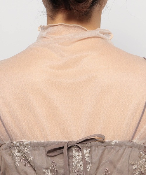 mysty woman(ミスティウーマン)の「フローラル刺繍チュニック 109769(その他トップス・レディース・モカ/ブルー系その他/アイボリー・FREE)」の9枚目の写真