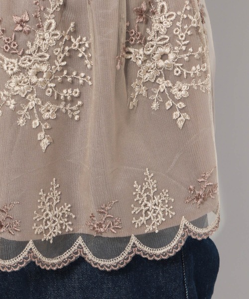 mysty woman(ミスティウーマン)の「フローラル刺繍チュニック 109769(その他トップス・レディース・モカ/ブルー系その他/アイボリー・FREE)」の16枚目の写真