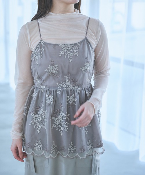 mysty woman(ミスティウーマン)の「フローラル刺繍チュニック 109769(その他トップス・レディース・モカ/ブルー系その他/アイボリー・FREE)」の19枚目の写真