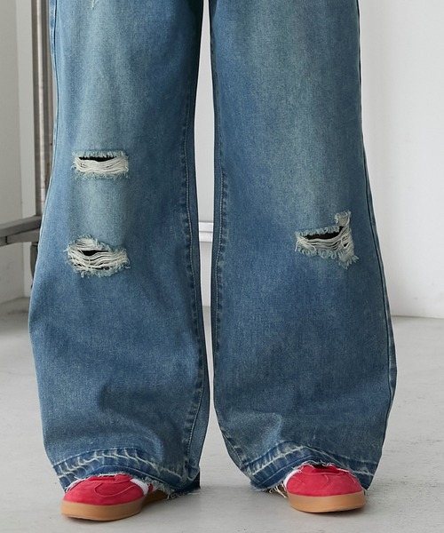 forksy.(フォルクシー)の「【forksy.】ダメージワイドデニムパンツ/箔プリント(デニムパンツ・レディース・ブルー/ダークグレー/サックスブルー系1・L/M/S)」の7枚目の写真