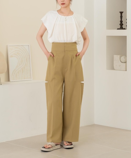hinari（ヒナリ）の「サイドカットアウトパンツ（その他パンツ）」 - WEAR