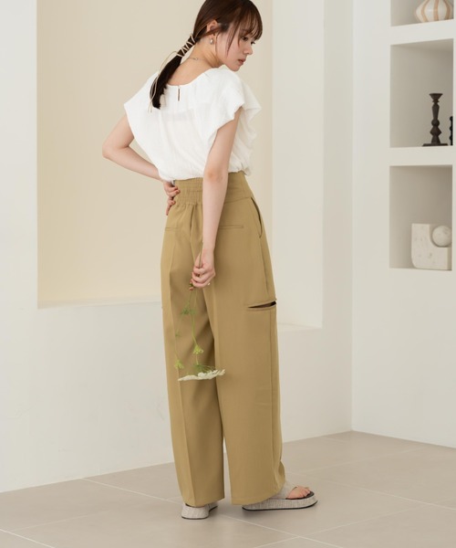 hinari（ヒナリ）の「サイドカットアウトパンツ（その他パンツ）」 - WEAR