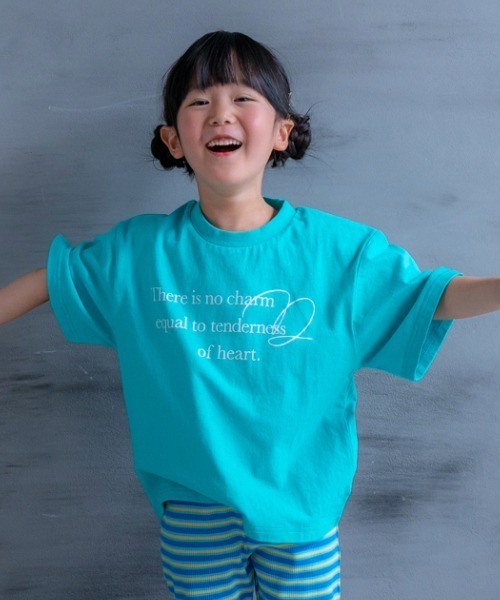 and D. petit main（アンドディープティマイン）の「アソートロゴプリント半袖Tシャツ（Tシャツ/カットソー・キッズ・レッド/エメラルド/ネイビー/ブルー/オフホワイト・130cm/120cm/110cm/100cm/90cm）」の3枚目の写真