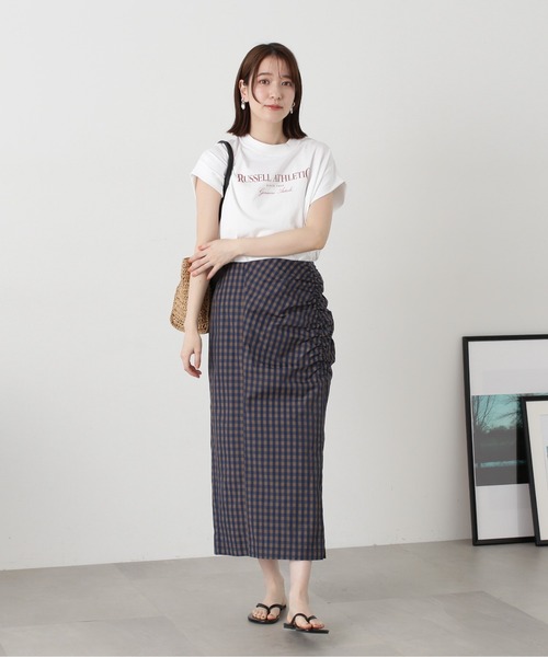 N.（N. Natural Beauty Basic）（エヌエヌナチュラルビューティーベーシック）の「【Ｎ．×ＲＵＳＳＥＬＬ　ＡＴＨＬＥＴＩＣ】◆ロゴＳＳＴ（Tシャツ/カットソー・レディース・チャコール/ベージュ/オフホワイト・MEDIUM）」の7枚目の写真