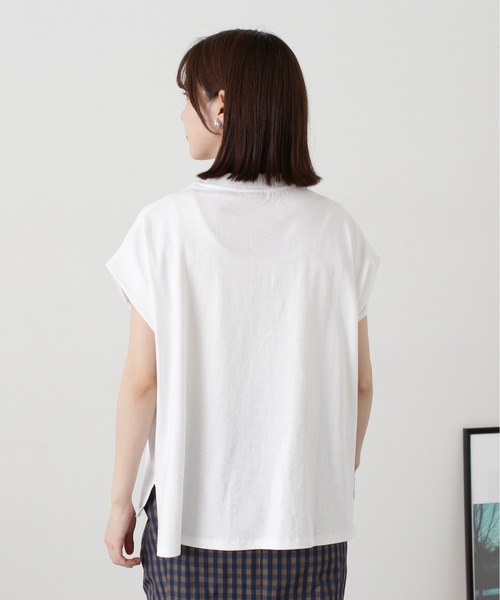N.（N. Natural Beauty Basic）（エヌエヌナチュラルビューティーベーシック）の「【Ｎ．×ＲＵＳＳＥＬＬ　ＡＴＨＬＥＴＩＣ】◆ロゴＳＳＴ（Tシャツ/カットソー・レディース・チャコール/ベージュ/オフホワイト・MEDIUM）」の12枚目の写真