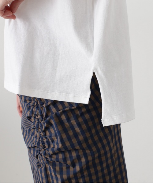 N.（N. Natural Beauty Basic）（エヌエヌナチュラルビューティーベーシック）の「【Ｎ．×ＲＵＳＳＥＬＬ　ＡＴＨＬＥＴＩＣ】◆ロゴＳＳＴ（Tシャツ/カットソー・レディース・チャコール/ベージュ/オフホワイト・MEDIUM）」の15枚目の写真