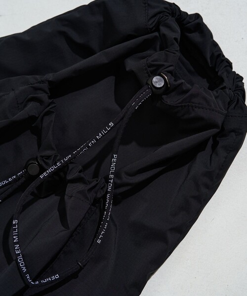 FREAK'S STORE（フリークスストア）の「PENDLETON/ペンドルトン 限定展開　別注 ワンショルダー ドローコード ナップサック（巾着バッグ・ボンサック）（バックパック/リュック・レディース・ベージュ/チャコール/ブラック・ONE SIZE）」の15枚目の写真