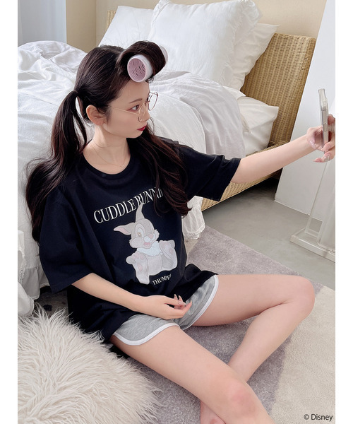 MIIA（ミーア）の「【Disney/バンビ】グラフィックプリントビッグTシャツ（Tシャツ/カットソー・レディース・オフホワイト/ブラック・FREE）」の5枚目の写真