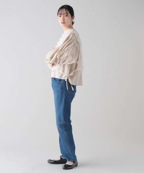 studio CLIP(スタディオクリップ)の「《natural by clip》フェザー×チュールジレ(ベスト・レディース・ブラック/アイボリー・FREE)」の4枚目の写真