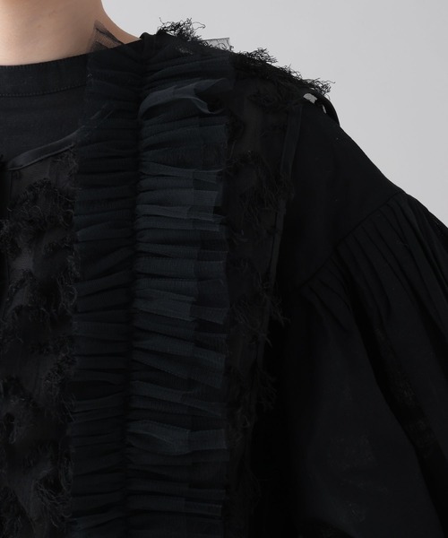 studio CLIP(スタディオクリップ)の「《natural by clip》フェザー×チュールジレ(ベスト・レディース・ブラック/アイボリー・FREE)」の16枚目の写真