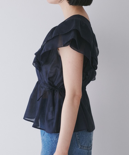 VIS（ビス）の「【WEB限定】【前後2WAY】袖フリルVネックブラウス【洗える】（シャツ/ブラウス・レディース・ネイビー/オフホワイト/ライトグリーン・FREE）」の15枚目の写真