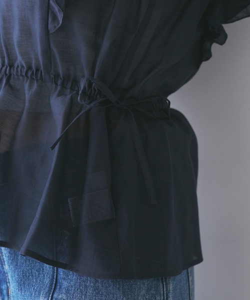 VIS（ビス）の「【WEB限定】【前後2WAY】袖フリルVネックブラウス【洗える】（シャツ/ブラウス・レディース・ネイビー/オフホワイト/ライトグリーン・FREE）」の20枚目の写真