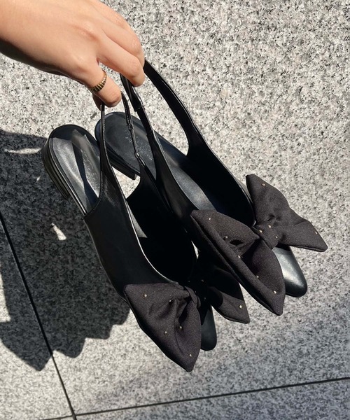 one after another NICE CLAUP(ワンアフターアナザーナイスクラップ)の「バックベルトリボンパンプス(パンプス・レディース・シルバー/ブラック/ピンクゴールド・S/M/L)」の2枚目の写真