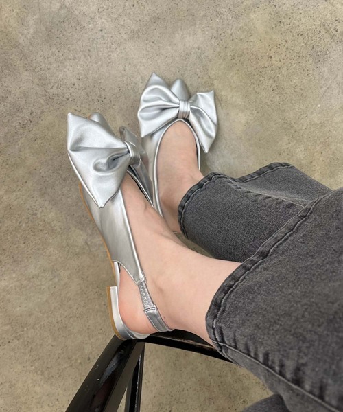 one after another NICE CLAUP(ワンアフターアナザーナイスクラップ)の「バックベルトリボンパンプス(パンプス・レディース・シルバー/ブラック/ピンクゴールド・S/M/L)」の10枚目の写真