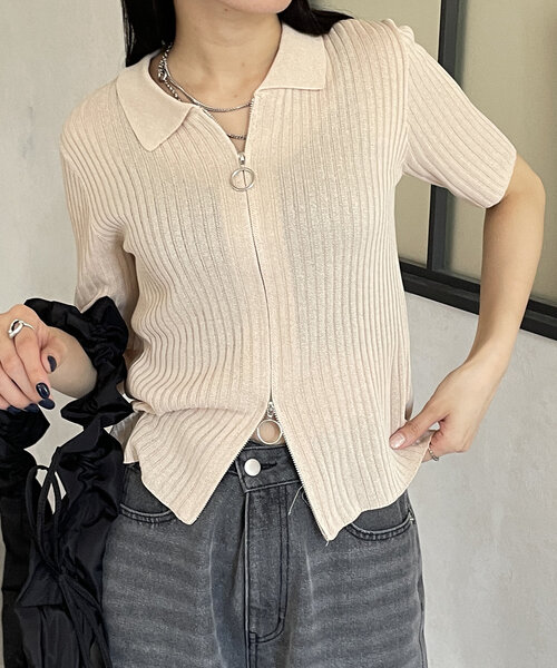 Thevon（ゼボン）の「ダブルジップ襟付き半袖ニット（カーディガン/ボレロ・レディース・ブルー/アイボリー/ブラック/ベージュ・FREE）」の13枚目の写真