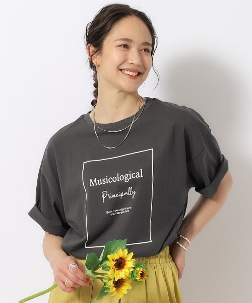 SHOO・LA・RUE（シューラルー）の「【洗える/プチプラ/綿100％】グラフィック半袖ゆるTシャツ（Tシャツ/カットソー・レディース・グリーン系1/ブルー系2/ホワイト系5/ブラック/ホワイト系2/グレー系その他/チャコール/イエロー系1/ベージュ系その他6/オレンジ系その他5/ベージュ系その他7/ホワイト/アイボリー/ブラック系5/ネイビー系5/ピンク系9/グレー系その他7/ホワイト系7/ホワイト系8/グリーン系5・02/03/04）」の10枚目の写真