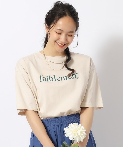 SHOO・LA・RUE（シューラルー）の「【洗える/プチプラ/綿100％】グラフィック半袖ゆるTシャツ（Tシャツ/カットソー・レディース・グリーン系1/ブルー系2/ホワイト系5/ブラック/ホワイト系2/グレー系その他/チャコール/イエロー系1/ベージュ系その他6/オレンジ系その他5/ベージュ系その他7/ホワイト/アイボリー/ブラック系5/ネイビー系5/ピンク系9/グレー系その他7/ホワイト系7/ホワイト系8/グリーン系5・02/03/04）」の3枚目の写真