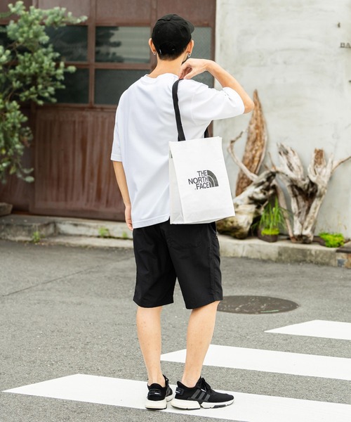 THE NORTH FACE（ザノースフェイス）の「THE NORTH FACE ザ・ノースフェイス Tarpaulin Eco Bag Small エコバッグ（エコバッグ/サブバッグ・メンズ・ホワイト・FREE）」の6枚目の写真