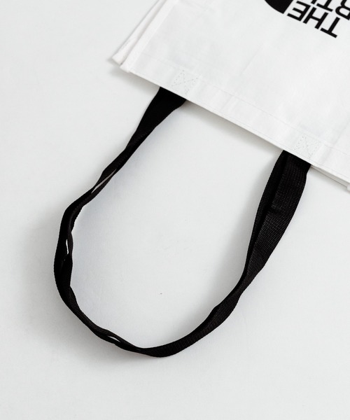 THE NORTH FACE（ザノースフェイス）の「THE NORTH FACE ザ・ノースフェイス Tarpaulin Eco Bag Small エコバッグ（エコバッグ/サブバッグ・メンズ・ホワイト・FREE）」の9枚目の写真