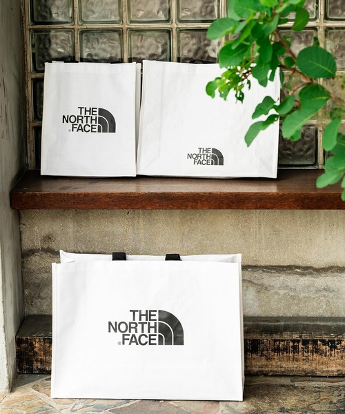 THE NORTH FACE（ザノースフェイス）の「THE NORTH FACE ザ・ノースフェイス Tarpaulin Eco Bag Small エコバッグ（エコバッグ/サブバッグ・メンズ・ホワイト・FREE）」の16枚目の写真